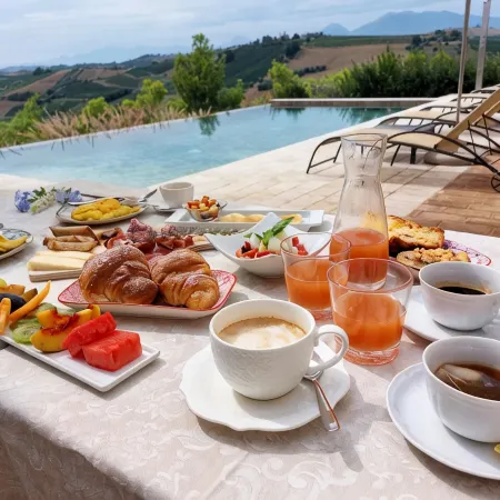 Relais Cocci Grifoni - Panoramic Wine Resort Отели в г. Оффида
