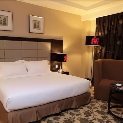 Deluxe Double Room Kupon Crown Garden Hotel