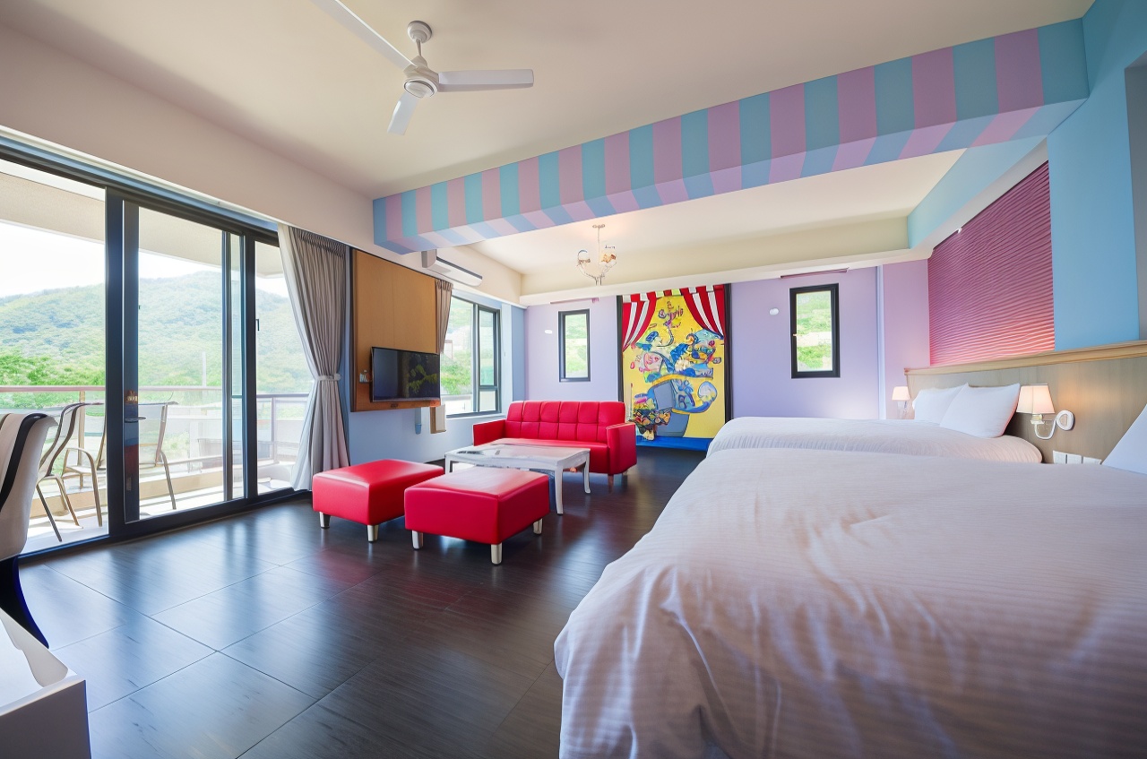 旋转跳跃四人房