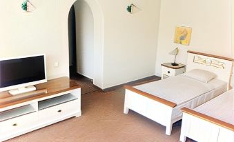 Hotel Monteoru - Housity