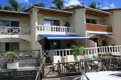 Luxury Villa Emerald Dreams in Upscale South Finger with Highest Guest Reviews Hoteles en 