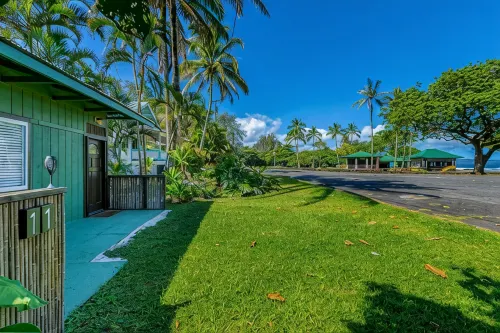 Hilo Hawaiian Beach Apartment
