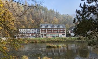 Hotel Am Schlossberg - Housity
