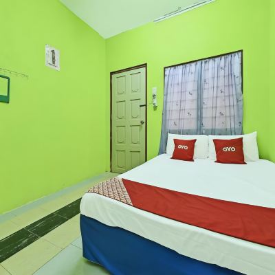 Suite Keluarga Kupon OYO 90454 Haza Harmoni Guesthouse