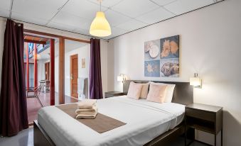 The Ritz Hotel - Housity