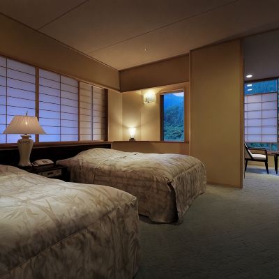 ロイヤル和洋式コーナーリバービュースイート(浴室) 萬国屋 クーポン
