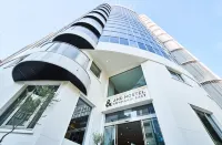 ＆AND HOSTEL HOMMACHI EAST Hotels in 