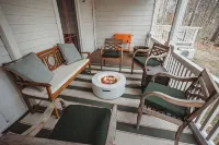Hideaway Inn Lenox