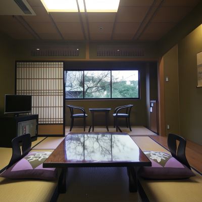日式房間帶衛生間和浴室（6個榻榻米，適合2人），無煙