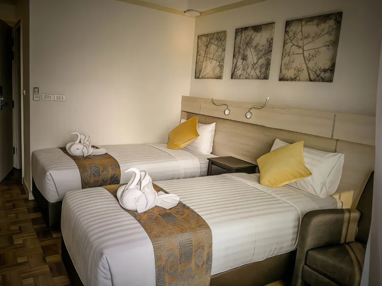 Deluxe Room With Jetted Bathtub