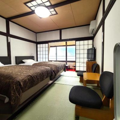 日式西式混合房帶浴室，湖景 湖上苑飯店優惠