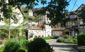 Hotel Burg-Muhle - Housity