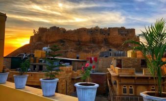 Hotel Golden City with Swimming Pool