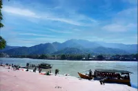 Spatii by the Ganges Hotele w: 