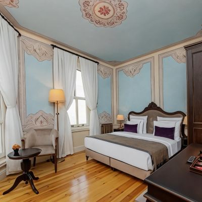 Junior Suite Meroddi Barnathan Hotel Promo Code