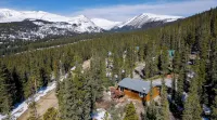 Mountain Base Camp, 2 Bedroom, Wood Stove Amazing Views, Middle of Everything