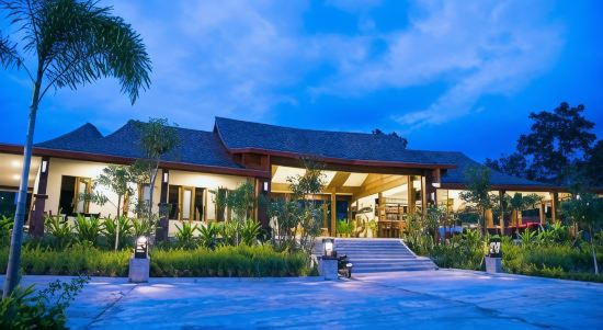 ภูชมหมอก รีสอร์ท สังขละบุรี Poochommhok Resort