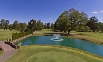 Howlong Golf Resort