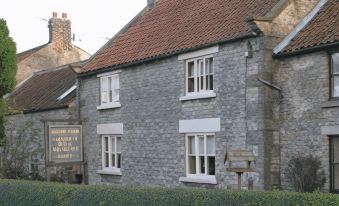 Manor Farm Bed & Breakfast - Housity