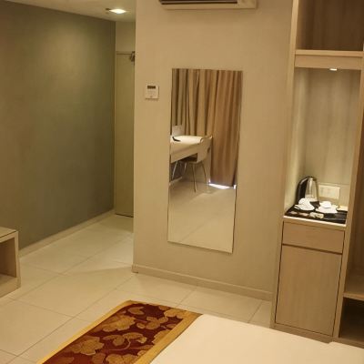 Executive Deluxe Twin Room Aurora Promo Code
