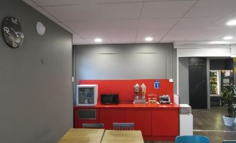 Hotelf1 Lyon Bourgoin-Jallieu - Housity