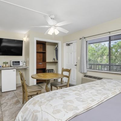 Standard King Room The Fairways Inn of Naples Promo Code