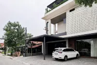 Urbanview KAS Hotel Syariah near Simpang 5 Purwodadi Hotels in 