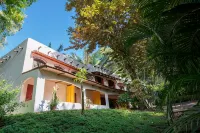Believe Surf & Yoga Lodge Santa Teresa Hôtels à : 