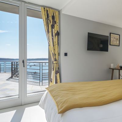 Luxury Double Room, 1 King Bed, Balcony, Sea View
