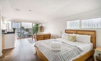 By The Seaside - Housity