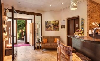 Hotel Die Kleine Blume - Housity