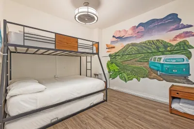 Howzit Hostels Hotels in 