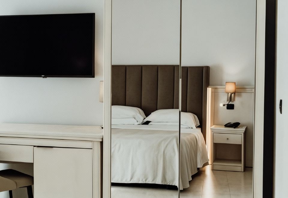 带阳台的双人或双床房-附楼