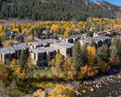 Riverfront 2BR2BA Condo. Sauna, Pool & Hot Tub. Minutes to Vail & Beaver Creek. Hotele w: Eagle-Vail