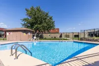 Countryside Suites Kansas City Independence I-70 East Sports Complex Hotel