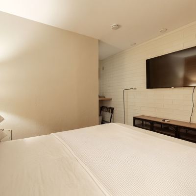 Queen Room 4 Star Motel Promo Code