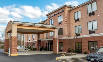 Comfort Inn & Suites Cambridge