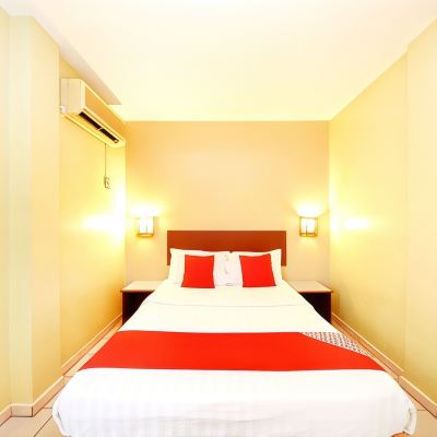 Bilik Double Standard Kupon OYO 447 Comfort Hotel Meru