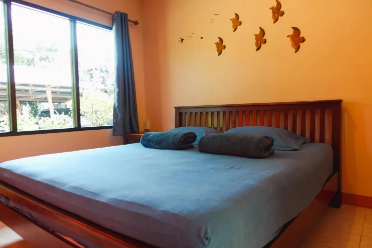 ห้องสแตนดาร์ด เตียงใหญ่ 1 เตียง