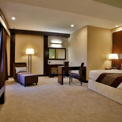 Executive Deluxe King Room Royale Signature Hotel Promo Code