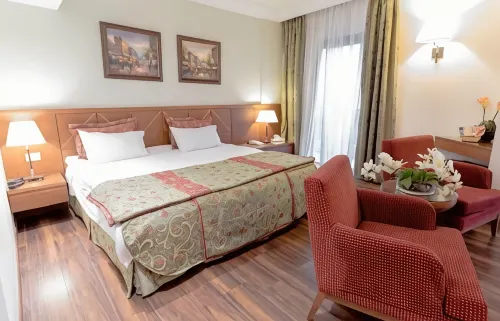 King Suites Hotel