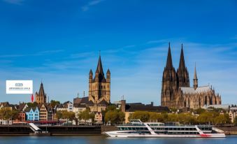 Hotel Und Restaurant Lowenbrau Koln