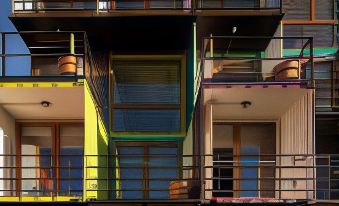 Hotel Winebox Valparaiso - Housity