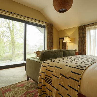 Grand Room, 1 King Bed, Balcony, Garden View