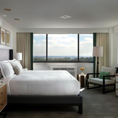 Club Room, 1 King Bed, City View (Glover Club)