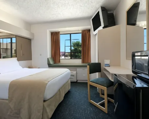 Travelodge by Wyndham Arlington/Dallas Area Hotels in Arlington