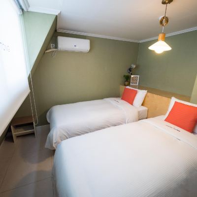 Twin Room 406 트래블 몬스터 쿠폰