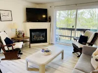 Oz Festival! Walk to Resort! Pets! Fireplace!