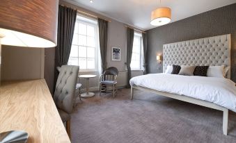 The County Hotel - Housity