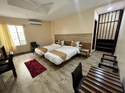Hotel Magic Square(1 Km Away from Train Station) Hotels in 